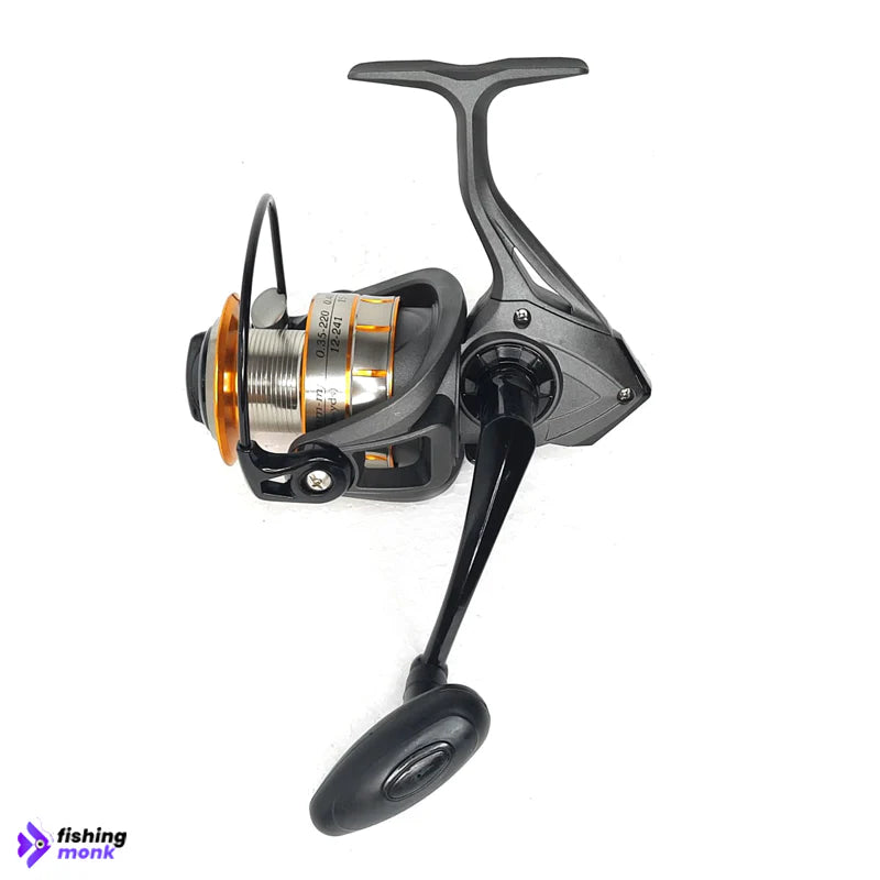Lucana Reno II 6000 | Spinning Reel (BODY CAP DAMAGE) Reel